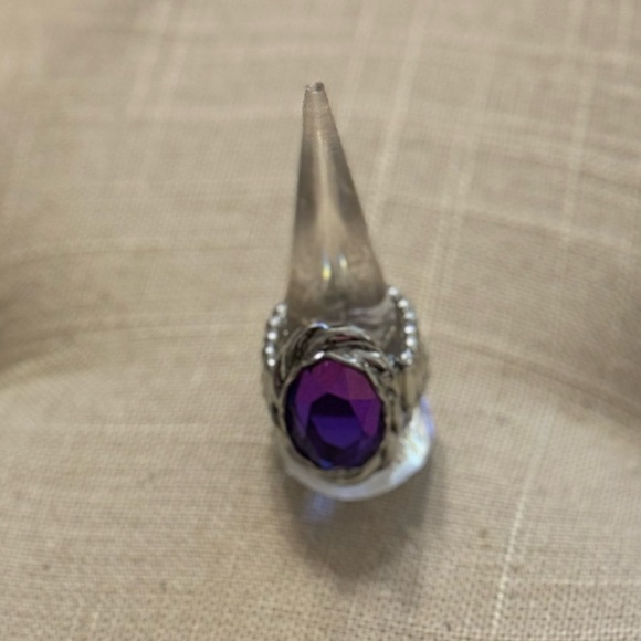 Stunning Purple Crystal Ring - Picture 4 of 4
